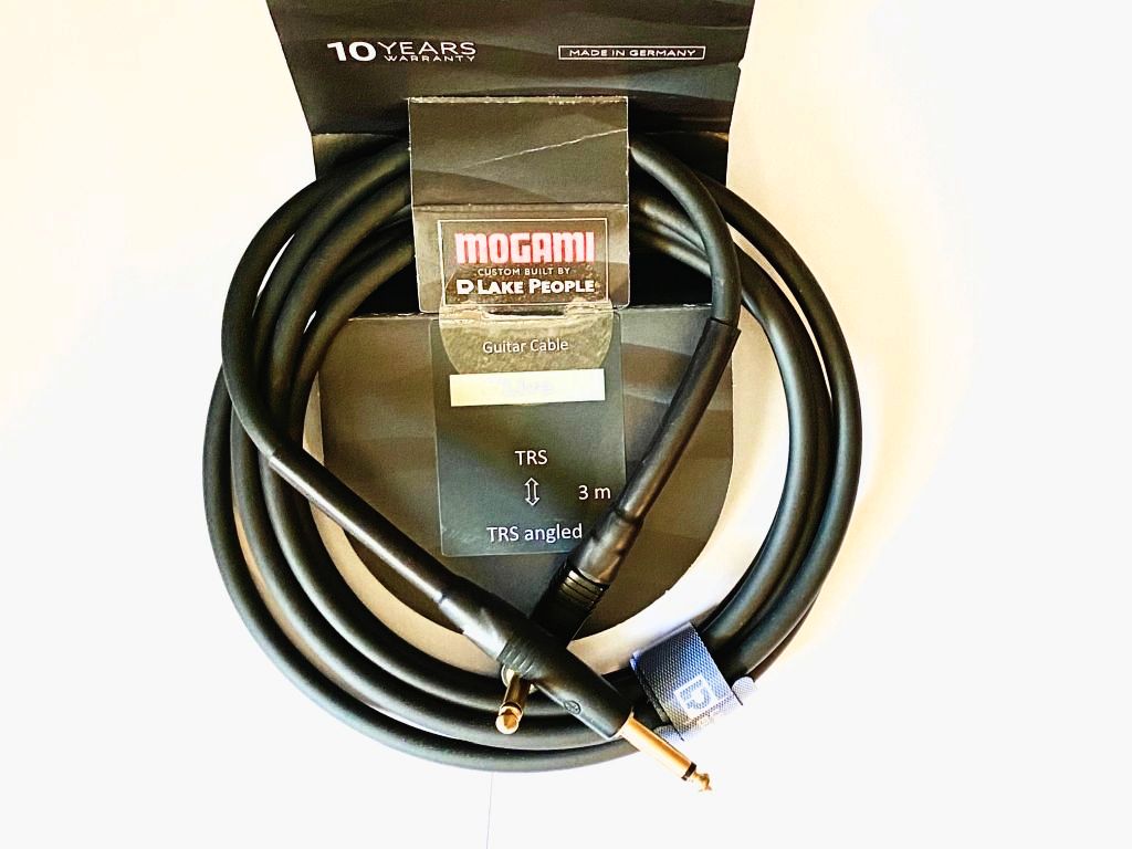 Mogami Live Instrument Cable Neutrik Plug Straight/Angled 3368 Cable 3m
